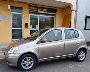 Toyota Yaris 1.0i 16V cat 5 porte NEOPATENTATI!!!!