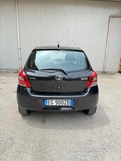 Toyota yaris 5 porte anno 2011