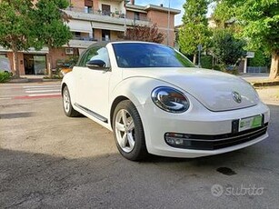 VOLKSWAGEN Maggiolino Cabrio 2.0 TDI Sport