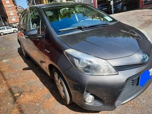 Yaris 1.5 hybrid lounge full ev permuta