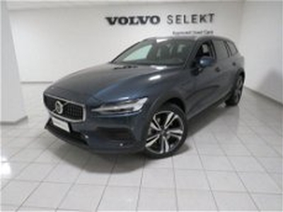 Volvo V60 Cross Country B4 (d) AWD automatico Plus del 2022 usata a Lurate Caccivio