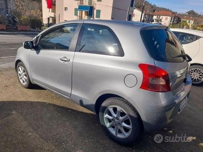 TOYOTA Yaris 1.3 3p. Sol