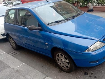 Lancia y - 2001