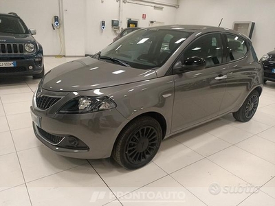 Lancia Ypsilon 1.0 firefly hybrid silver s&s 70cv