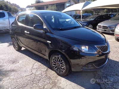 LANCIA Ypsilon 1000 HYBRID PLATINO 70CV CAM CARP