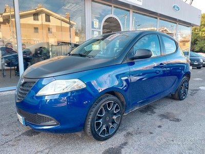 Lancia Ypsilon 1.2 69 CV 5 porte S&S S Momodesign