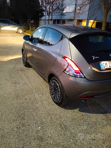 Lancia Ypsilon my2021 Gold