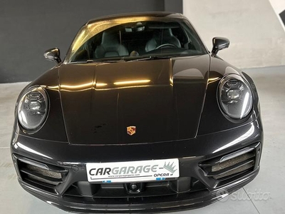 Porsche 992 Carrera 4 GTS