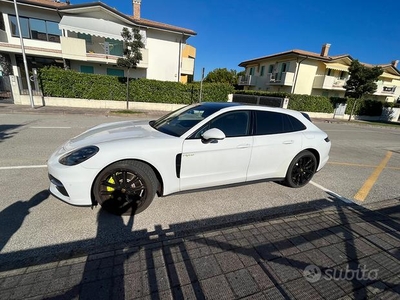 Porsche panamera 4 e-hybrid