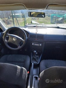Usato 1999 VW Golf IV 1.4 Benzin 75 CV (2.800 €)