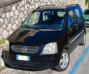Usato 2003 Opel Agila 1.0 Benzin 58 CV (2.300 €)
