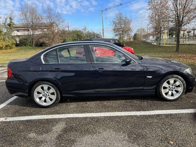 Usato 2006 BMW 325 2.5 Benzin 218 CV (7.000 €)