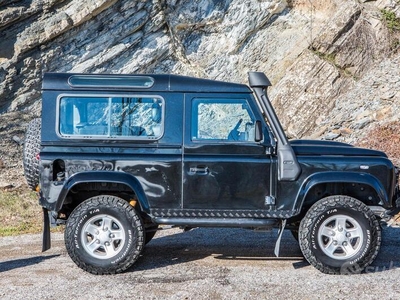 Usato 2010 Land Rover Defender 2.4 Diesel 122 CV (34.000 €)