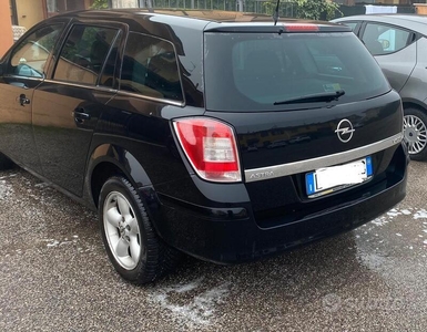 Usato 2010 Opel Astra 1.7 Diesel 60 CV (4.000 €)