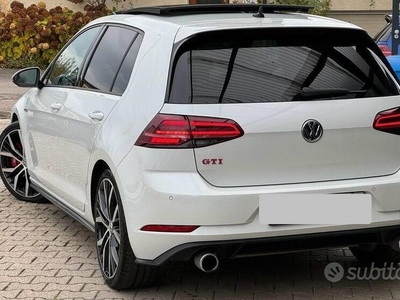 Usato 2018 VW Golf 2.0 Benzin 245 CV (27.999 €)