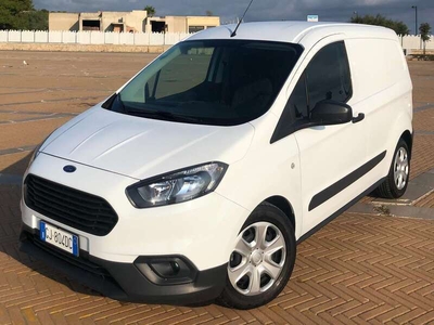 Usato 2022 Ford Tourneo Courier 1.0 Benzin 99 CV (13.500 €)