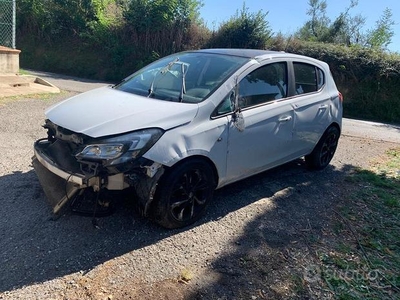 Vendo Opel Corsa 2018 incidentata