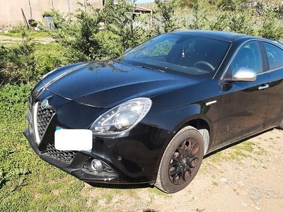 Alfa Romeo Giulietta 1.4 turb benz 2018 incidentat