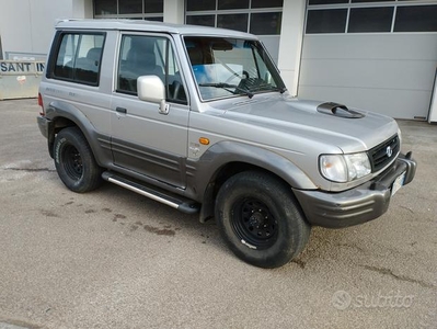 Hyundai Galloper 2.5 TDI Corto Premium 4x4 gancio