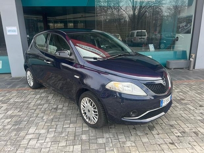 Lancia Ypsilon 1.2 benzina - neopatentati