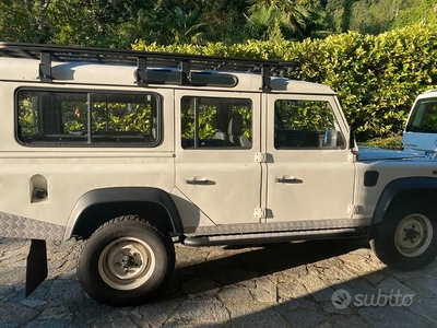 LAND ROVER Defender - 2004