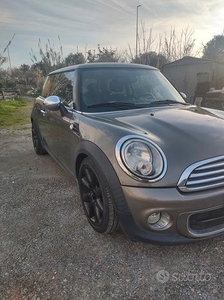 MINI Mini (R56) - 2012