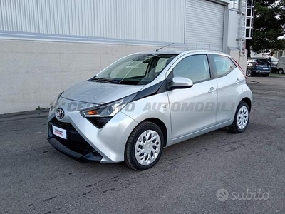 Toyota Aygo II 2018 5p 5p 1.0 x-play 72cv