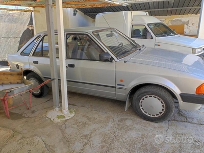 Usato 1985 Ford Escort Benzin (4.500 €)