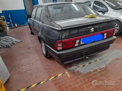 Usato 1992 Alfa Romeo 75 2.0 Benzin 148 CV (10.000 €)