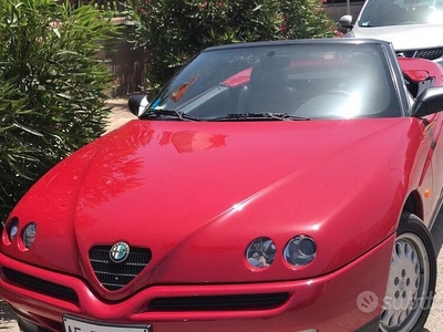 Usato 1996 Alfa Romeo Spider 2.0 Benzin 150 CV (10.000 €)