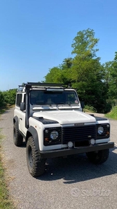 Usato 1997 Land Rover Defender 2.5 Diesel 113 CV (22.000 €)