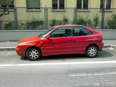 Usato 1998 Lancia Delta 1.5 Benzin 85 CV (4.000 €)