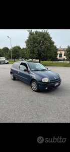 Usato 2000 Renault Clio II 1.2 Benzin 58 CV (1.400 €)