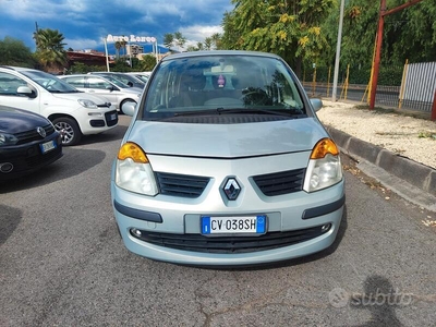 Usato 2006 Renault Modus 1.1 Benzin 75 CV (3.590 €)