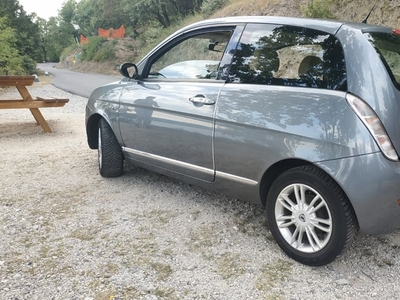Usato 2007 Lancia Ypsilon 1.4 Benzin 95 CV (4.500 €)