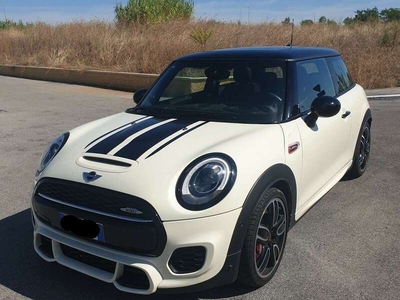 Usato 2015 Mini John Cooper Works 2.0 Benzin 231 CV (24.500 €)