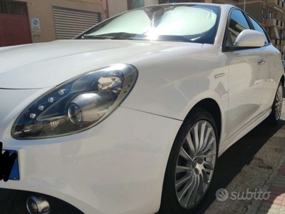 Usato 2018 Alfa Romeo Giulietta 1.6 Diesel 120 CV (19.000 €)