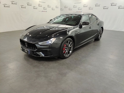 Usato 2021 Maserati Ghibli 3.0 Benzin 430 CV (84.500 €)