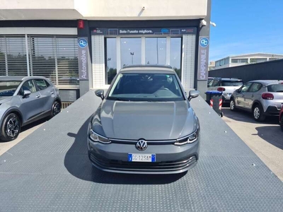 Usato 2021 VW Golf VIII 1.0 El_Benzin 110 CV (22.999 €)