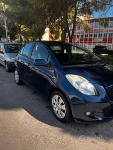 Vendo Toyota Yaris Luna