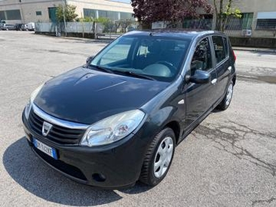 Dacia sandero 1.4 benzina/Gpl neopatentati