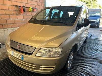 FIAT Multipla 1.6 16V Natural Power Dynamic