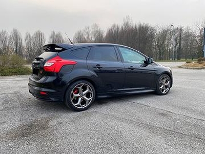 Ford Focus ST 250HP