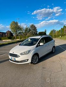 Ford grand cmax 7 posti