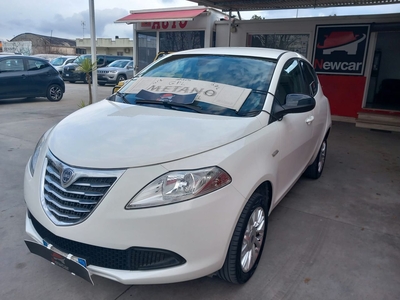 Lancia Ypsilon 0.9 TwinAir 85 CV 5 porte S&S Gold