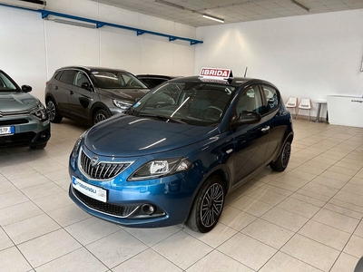 Lancia Ypsilon GOLD 1.0 FireFly Hybryd 5 posti