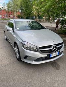 MERCEDES BENZ A180d Sport