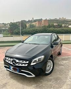 Mercedes-Benz GLA 180 Business anno 2019 benzina
