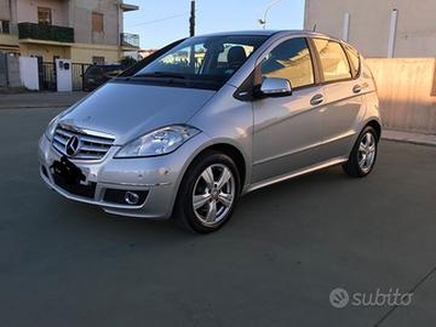 MERCEDES Classe A180 108cv automatica 2011