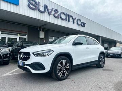 MERCEDES GLA 200 / SERVICE IN MERCEDES